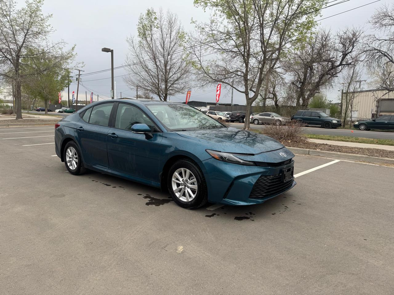 2025 Toyota Camry LE (Natl)