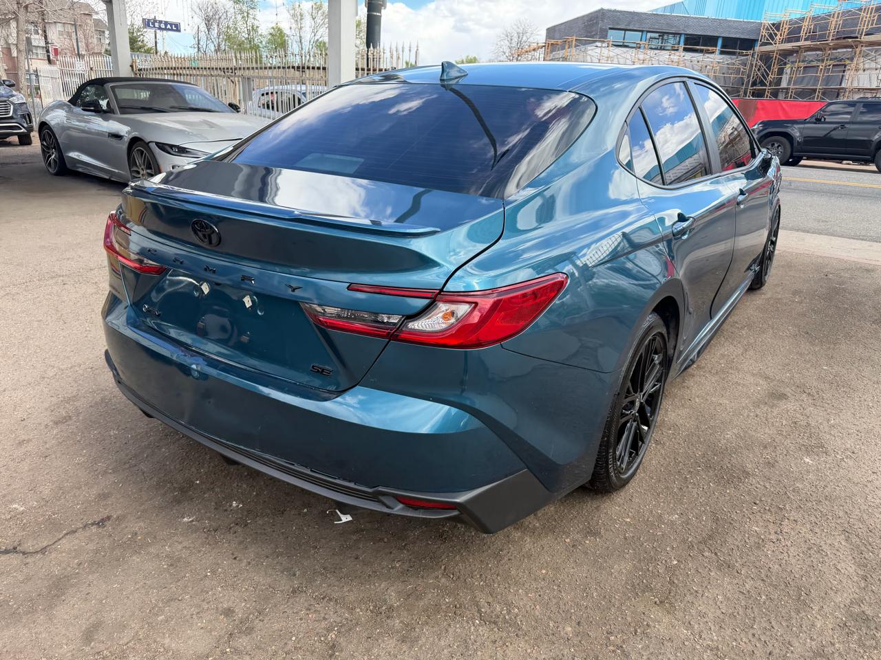 2025 Toyota Camry Hybrid SE 4D Sedan