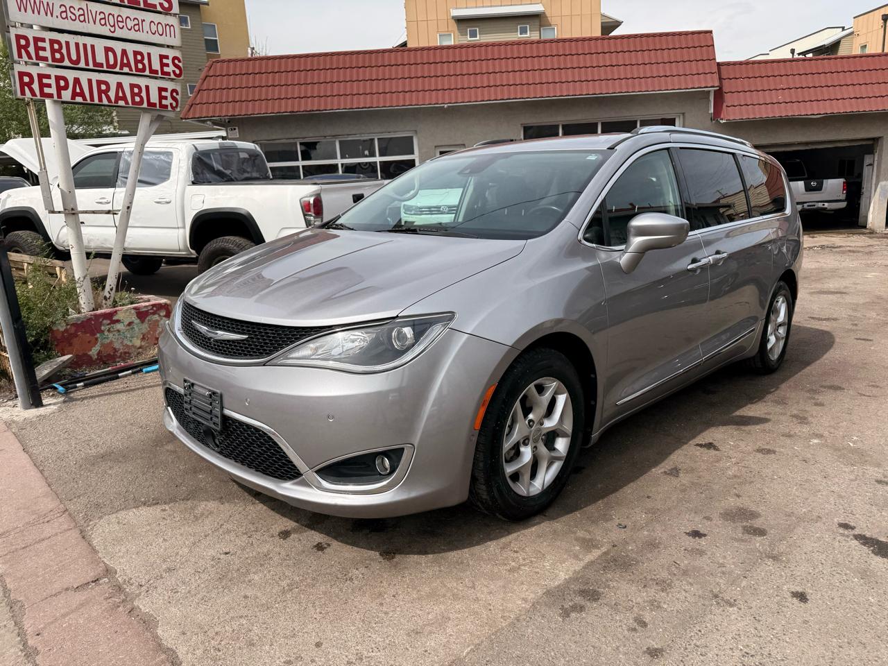 2017 Chrysler Pacifica Touring-L Plus