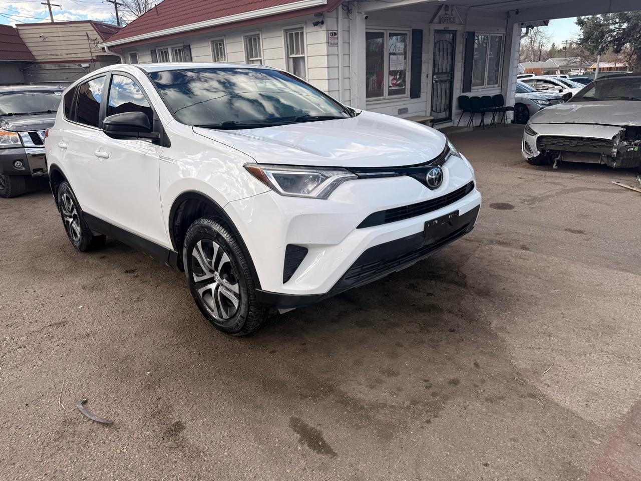 2018 Toyota RAV4 LE FWD (Natl)