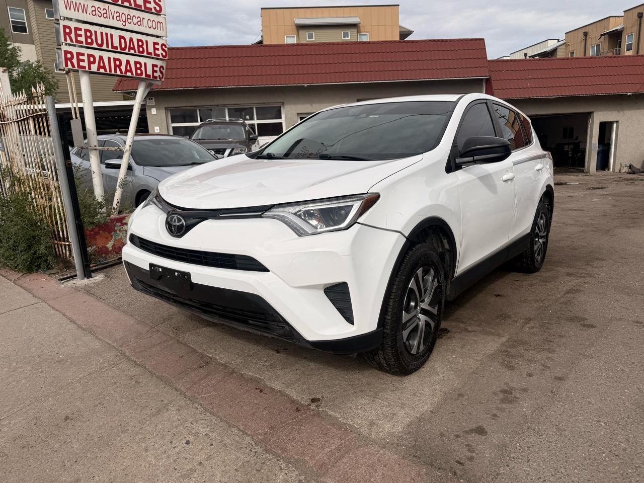 2018 Toyota RAV4 LE FWD (Natl)