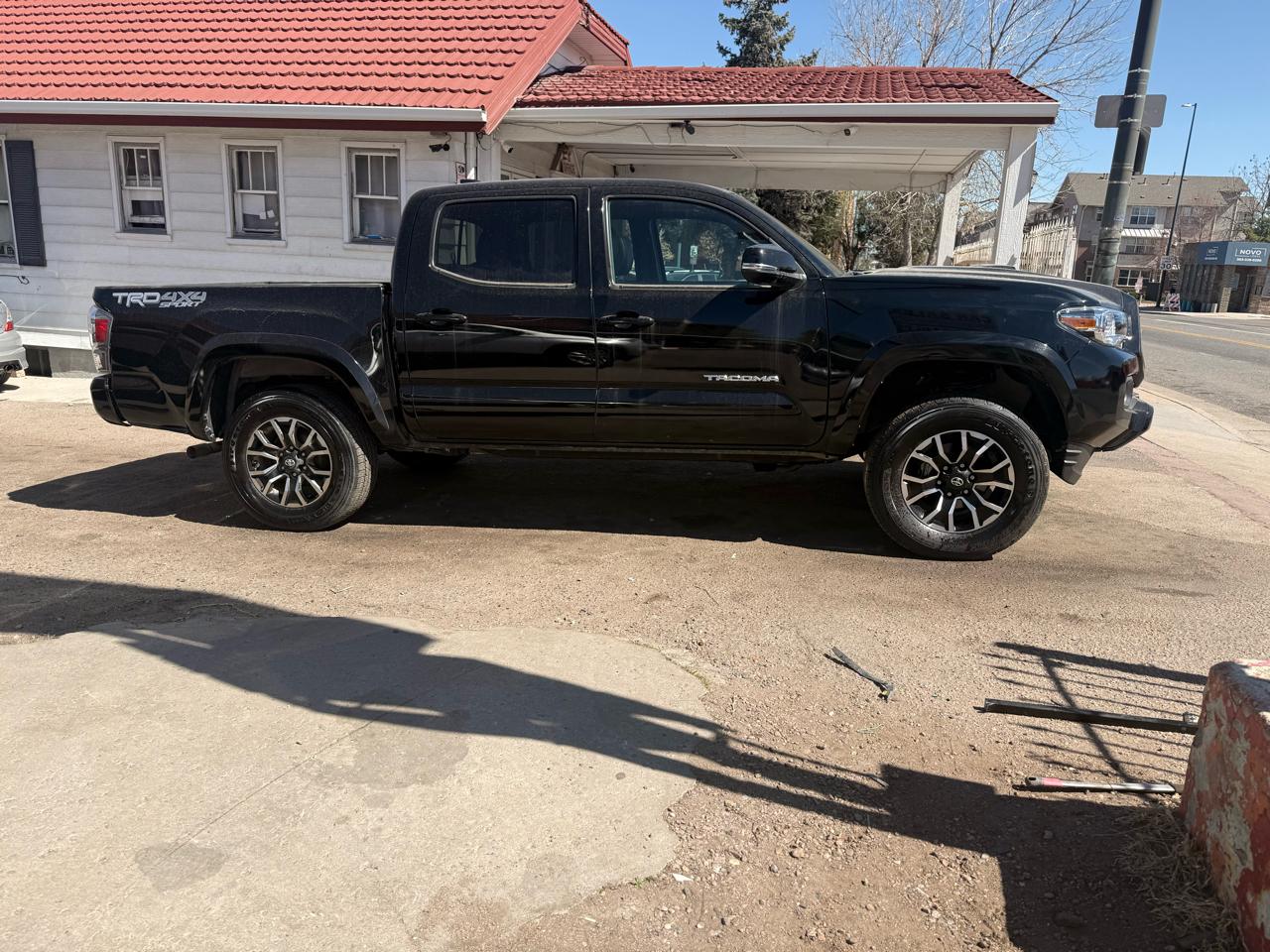 2023 Toyota Tacoma 4WD TRD Off Road Double Cab 5' Bed V6 MT (Natl)