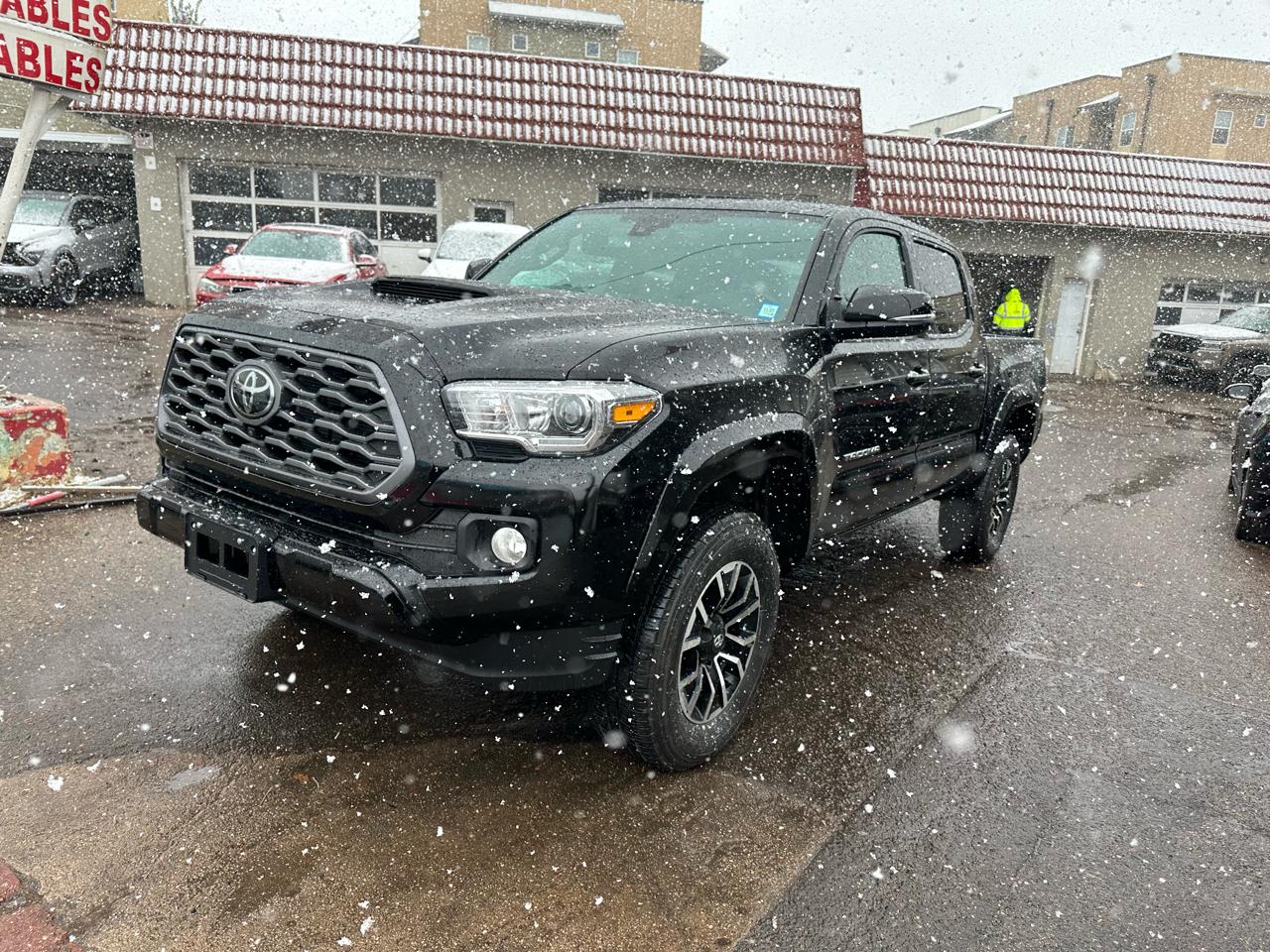 2023 Toyota Tacoma 4WD TRD Off Road Double Cab 5' Bed V6 MT (Natl)