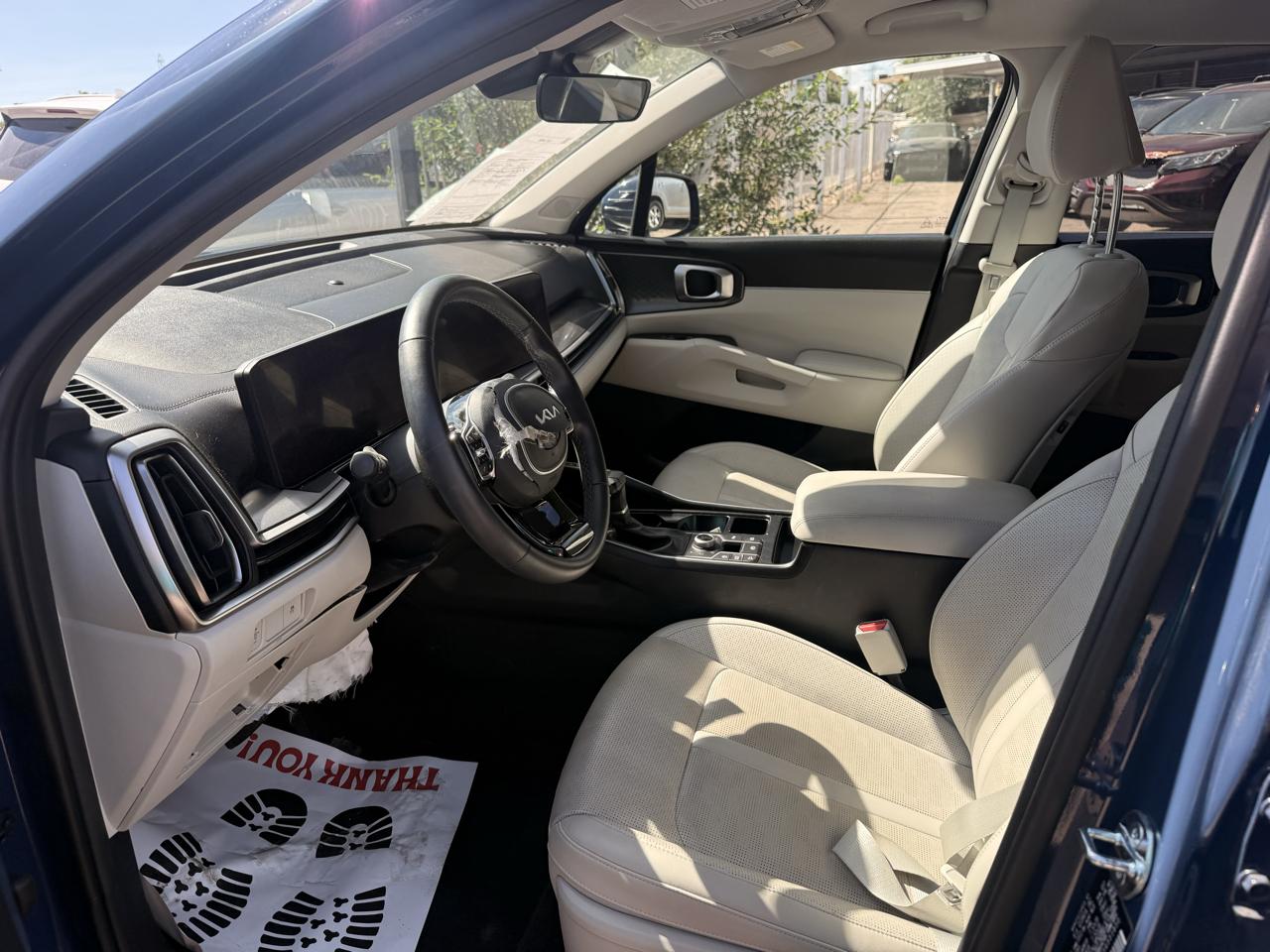 2025 Kia Sorento S - Photo 9