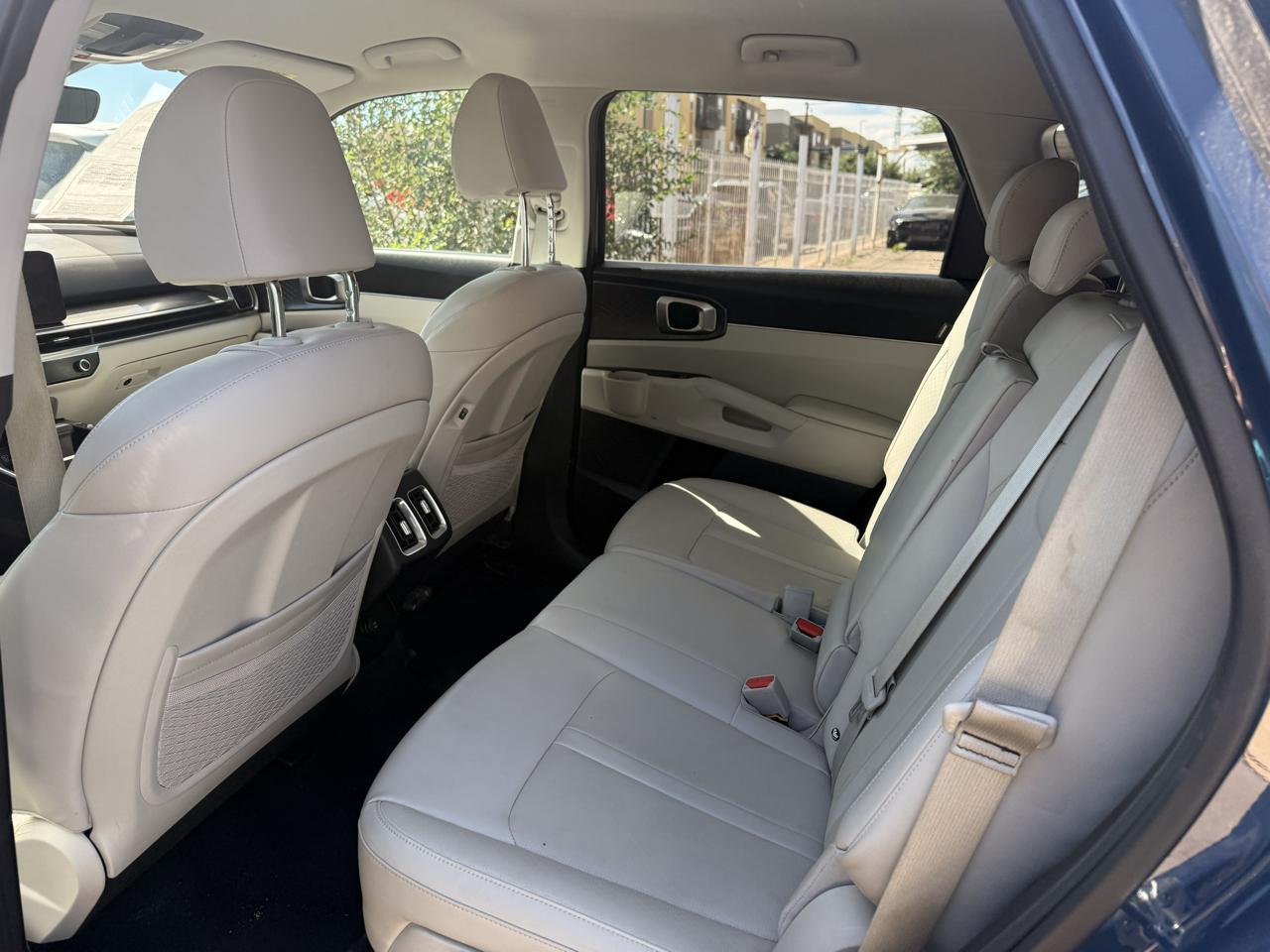 2025 Kia Sorento S - Photo 10
