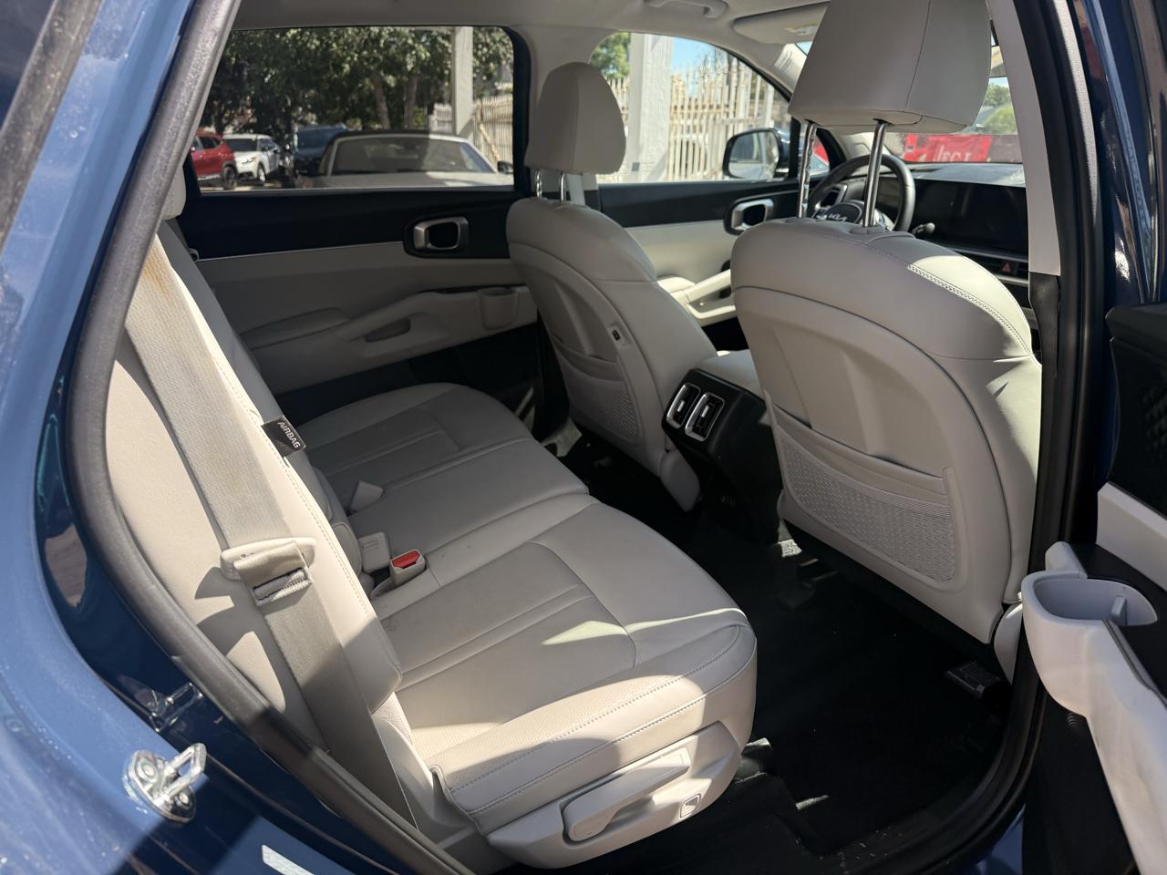 2025 Kia Sorento S - Photo 12