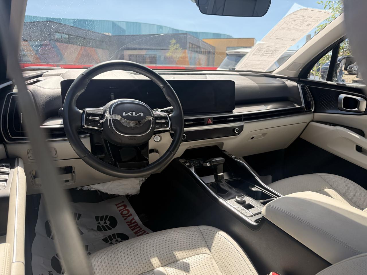 2025 Kia Sorento S - Photo 14