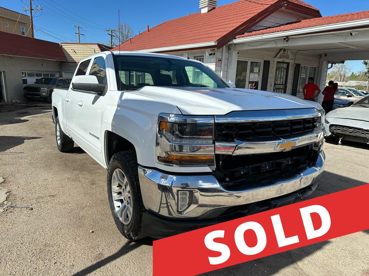 2017 Chevrolet Silverado 1500 4WD Crew Cab 153.0" LT w/1LT