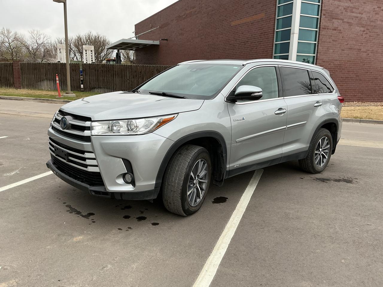 2019 Toyota Highlander Hybrid XLE V6 AWD (Natl)