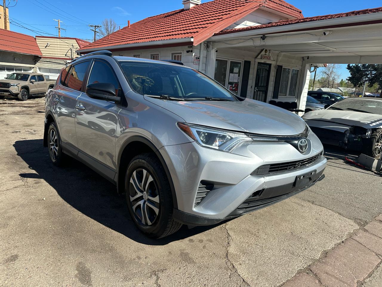 2018 Toyota RAV4 LE AWD (Natl)