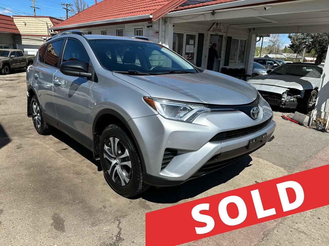 2018 Toyota RAV4 LE AWD (Natl)