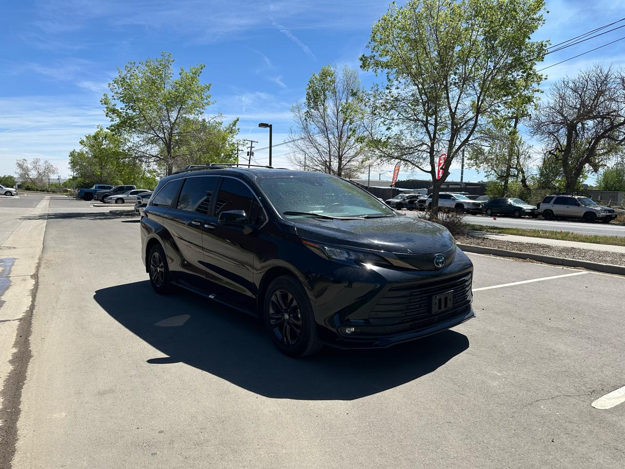 2024 Toyota Sienna XLE Woodland Edition AWD (Natl)