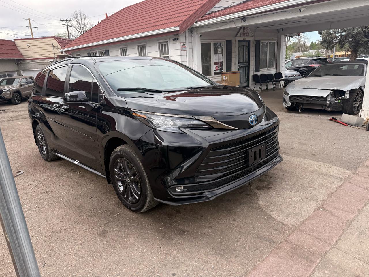 2024 Toyota Sienna XLE Woodland Edition AWD (Natl)