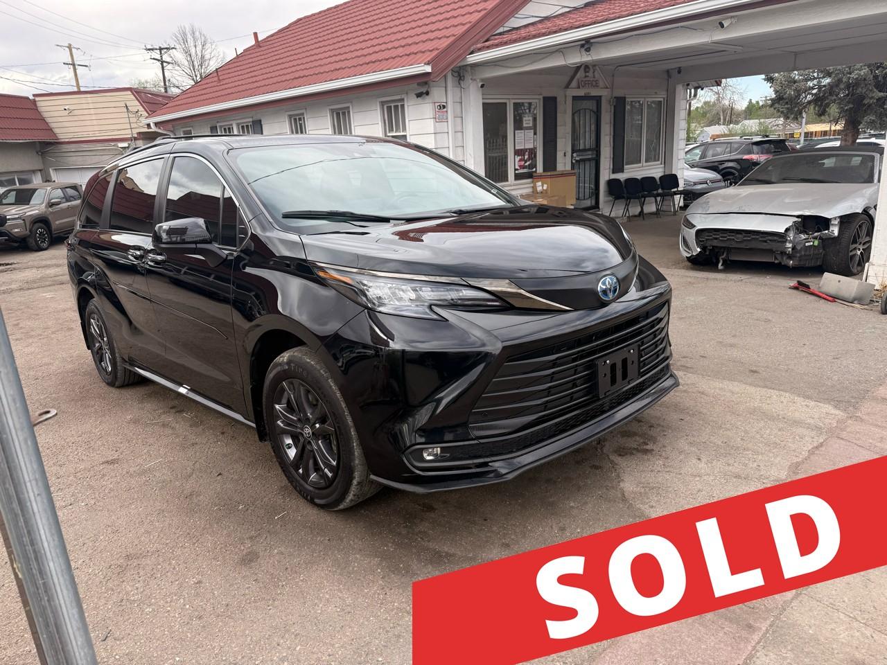 2024 Toyota Sienna XLE Woodland Edition AWD (Natl)