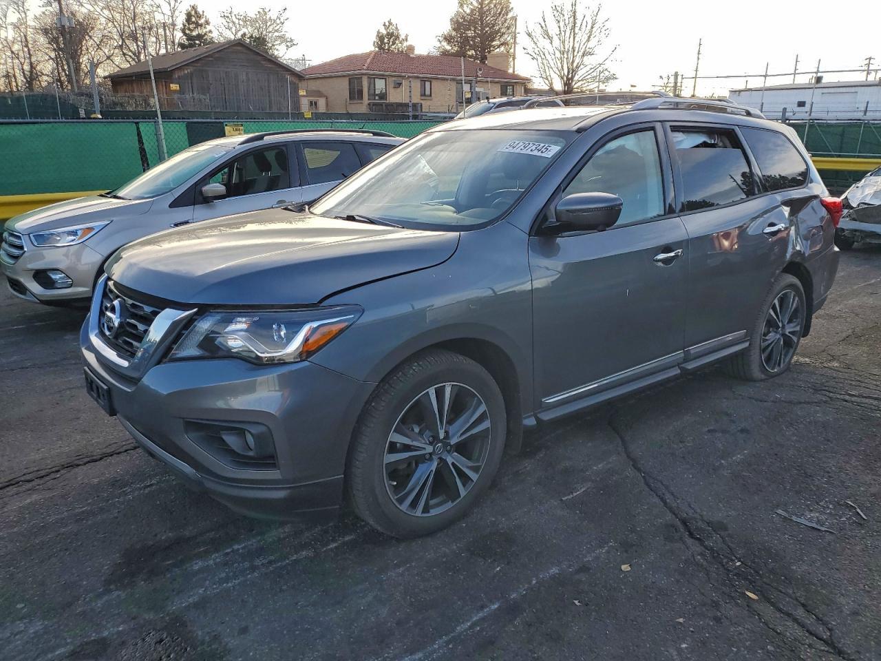 2018 Nissan Pathfinder 4x4 Platinum