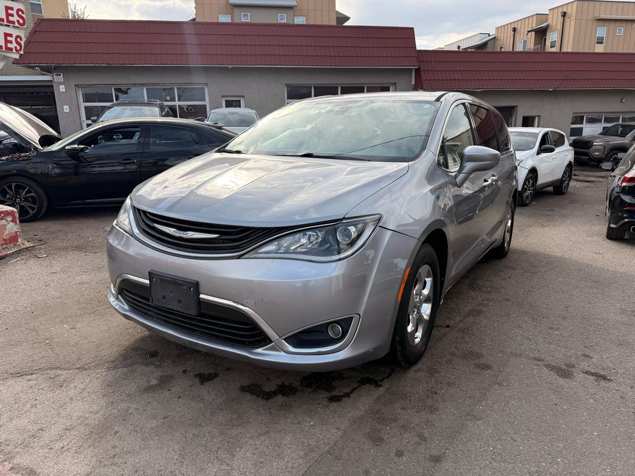 2019 Chrysler Pacifica Hybrid Touring Plus FWD