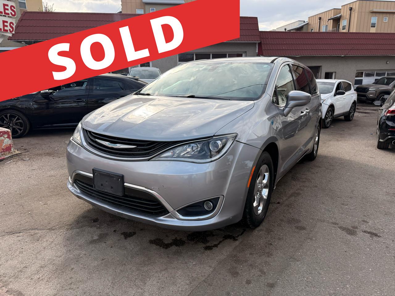 2019 Chrysler Pacifica Hybrid Touring Plus FWD