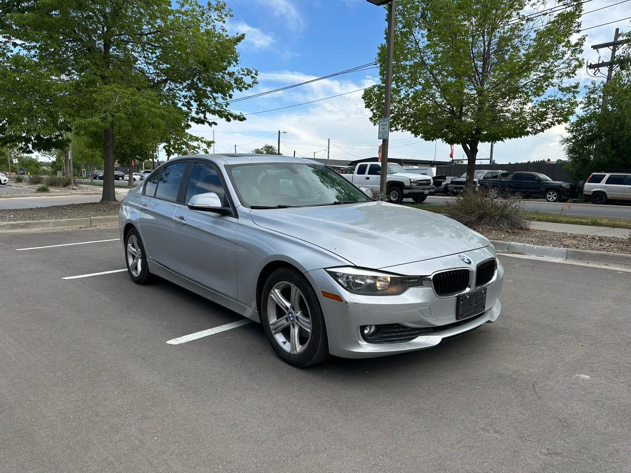 2014 BMW 3 Series 4dr Sdn 320i xDrive AWD