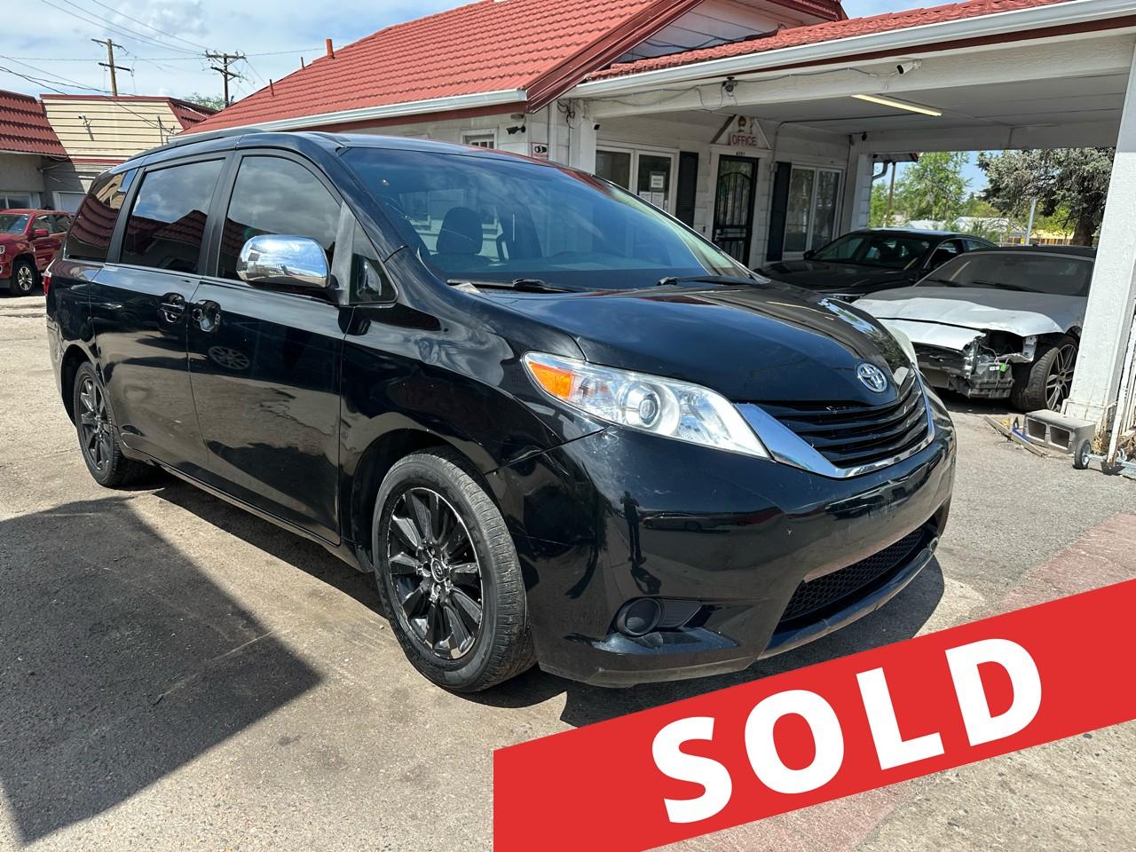 2015 Toyota Sienna 5dr 8-Pass Van LE FWD (Natl)