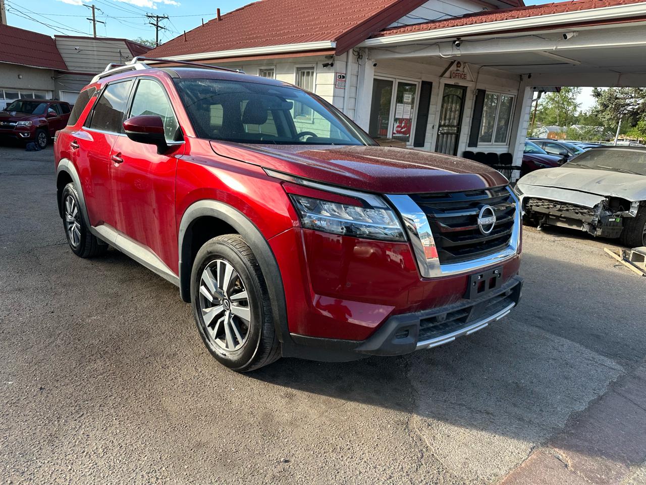 2023 Nissan Pathfinder SL 4WD