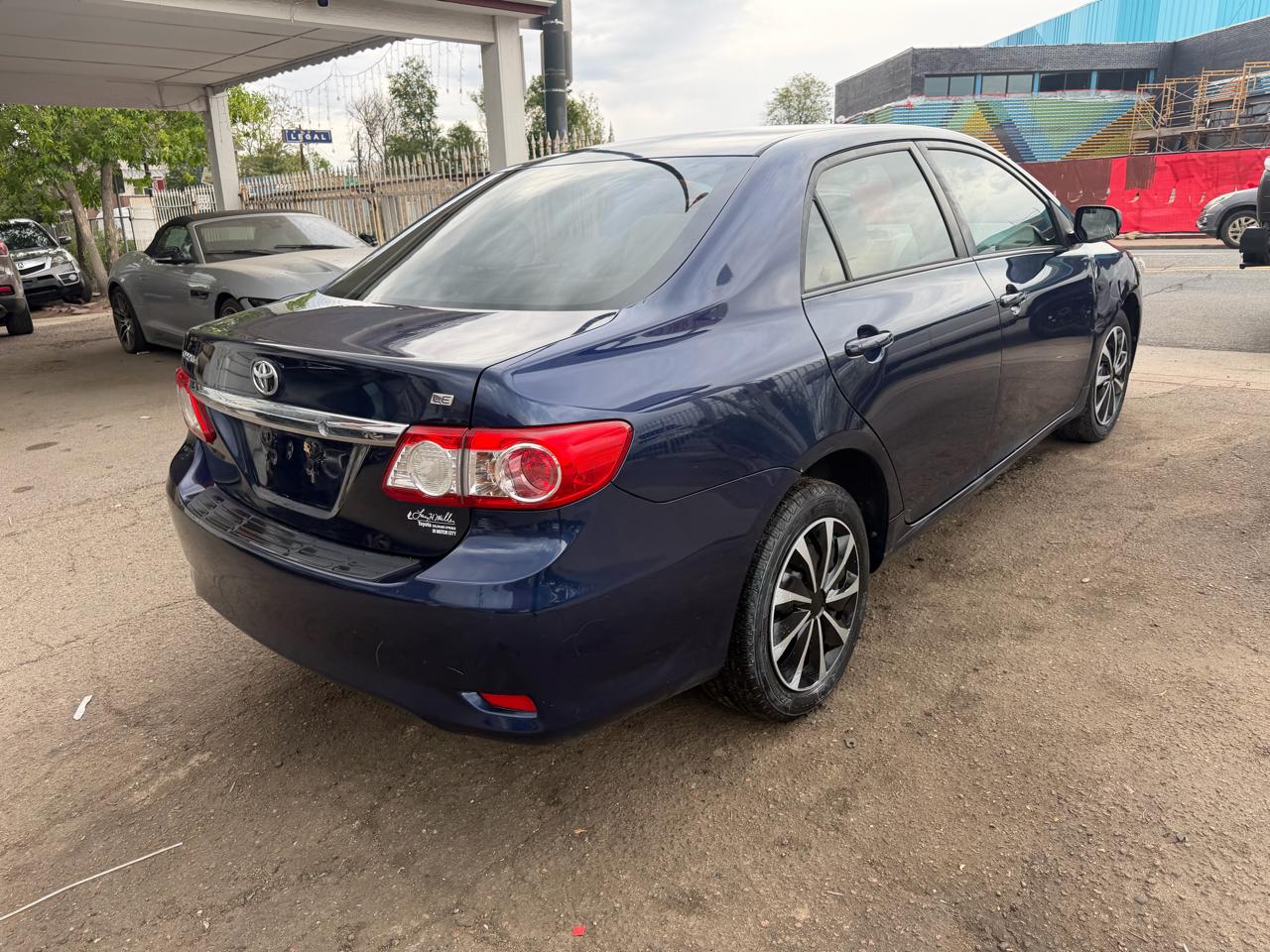 2012 Toyota Corolla 4dr Sdn Auto LE (Natl)