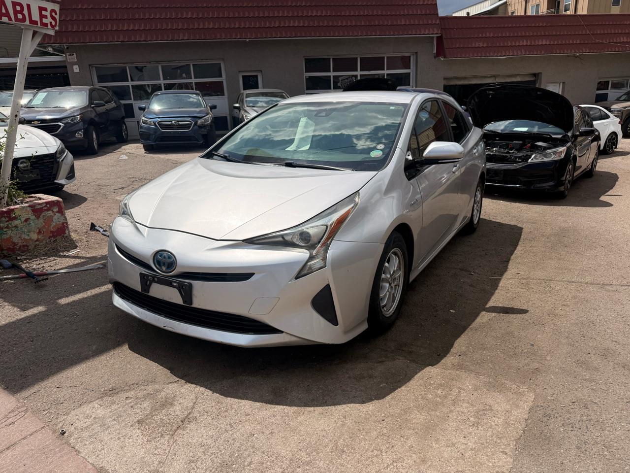 2017 Toyota Prius Three Touring (Natl)