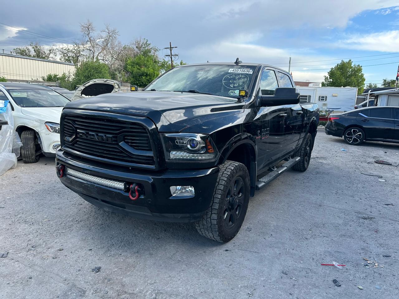 2018 RAM 3500 Laramie 4x4 Crew Cab 6'4" Box