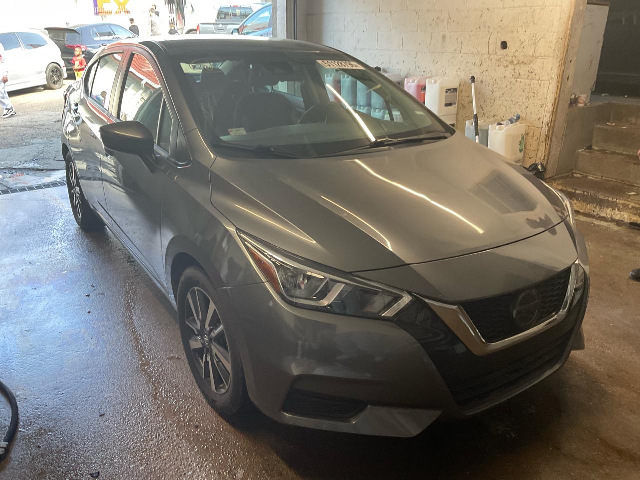 2021 Nissan Versa SV CVT