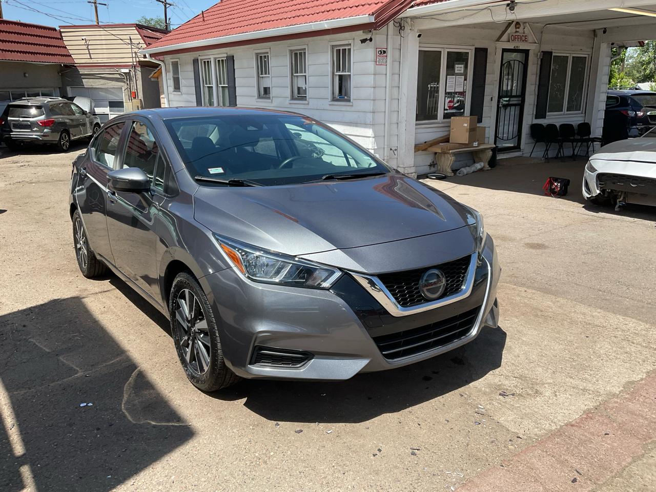 2021 Nissan Versa SV CVT