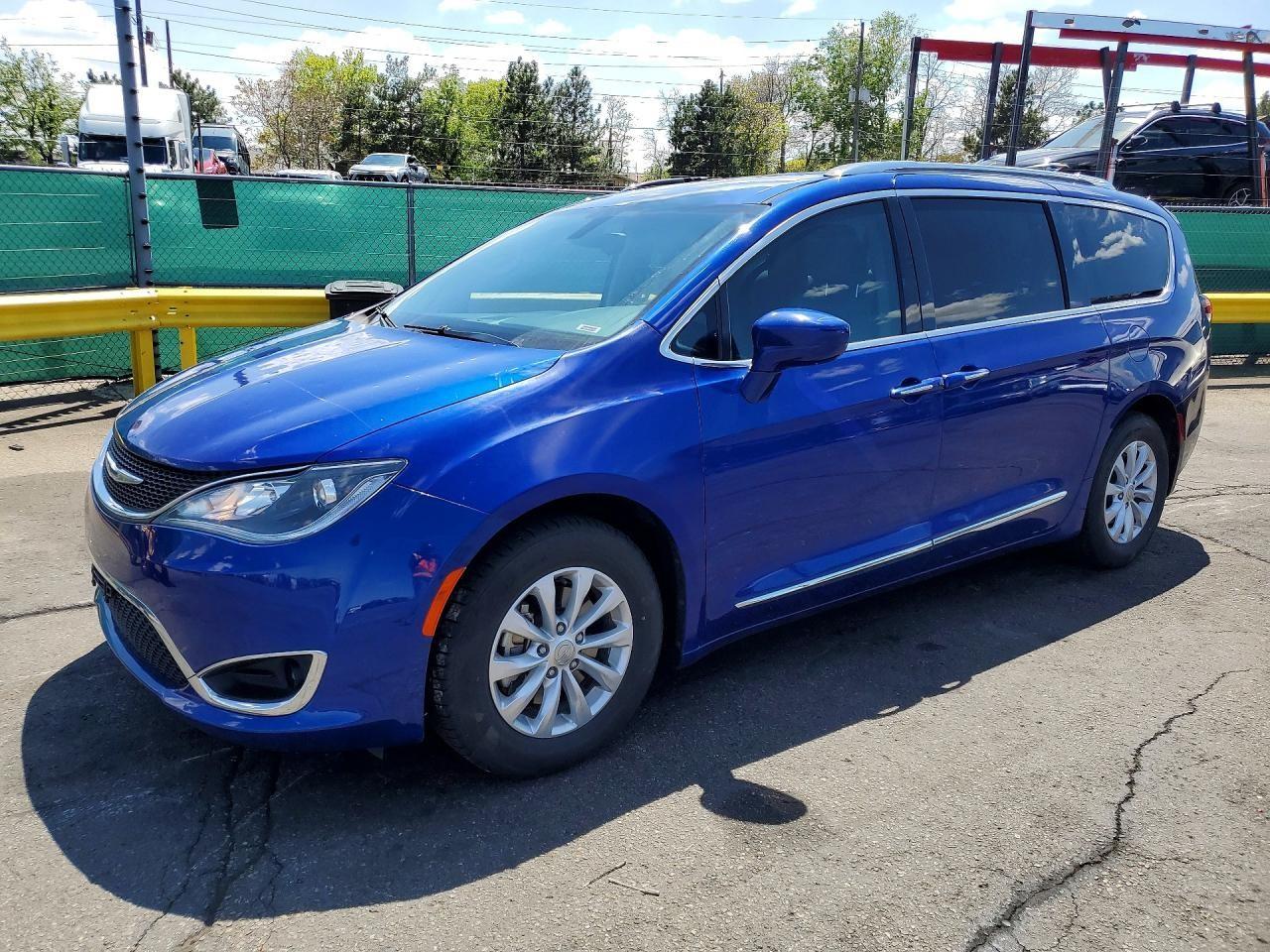 2018 Chrysler Pacifica Touring L FWD