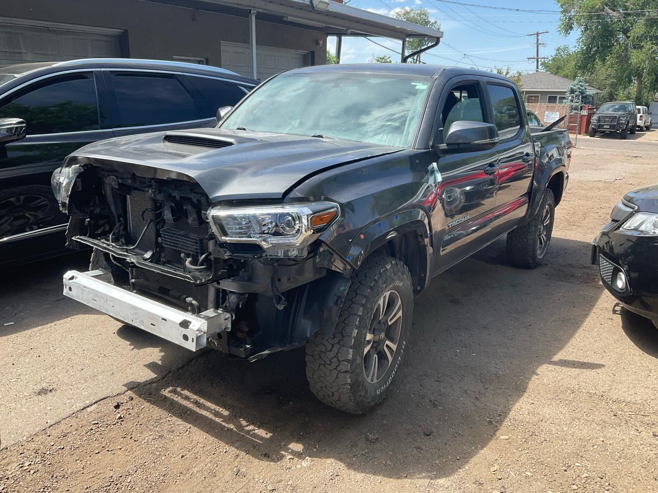 2017 Toyota Tacoma TRD Off Road Double Cab 5' Bed V6 4x4 MT (Natl)