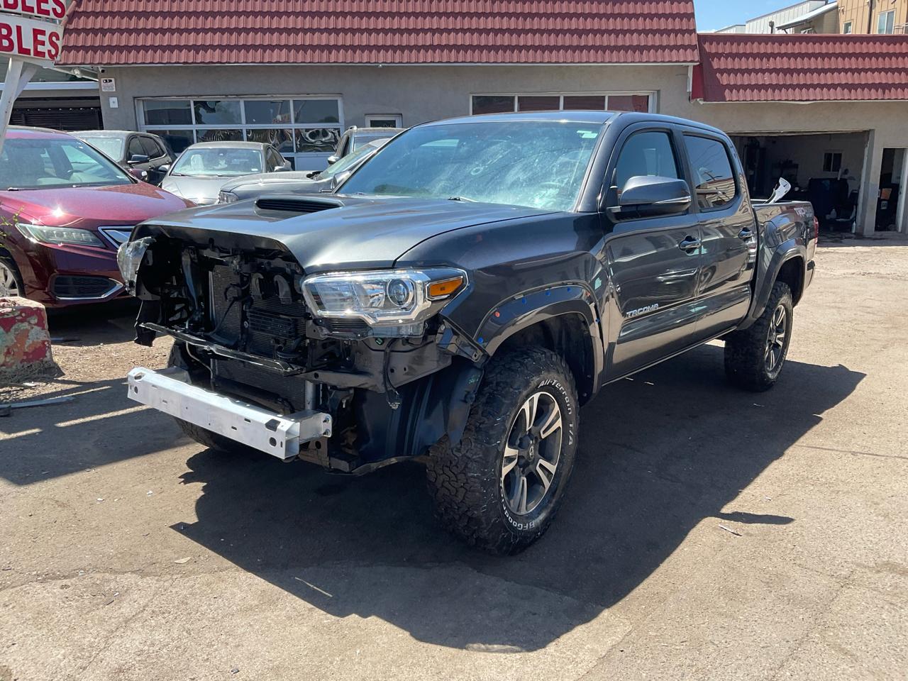 2017 Toyota Tacoma TRD Off Road Double Cab 5' Bed V6 4x4 MT (Natl)