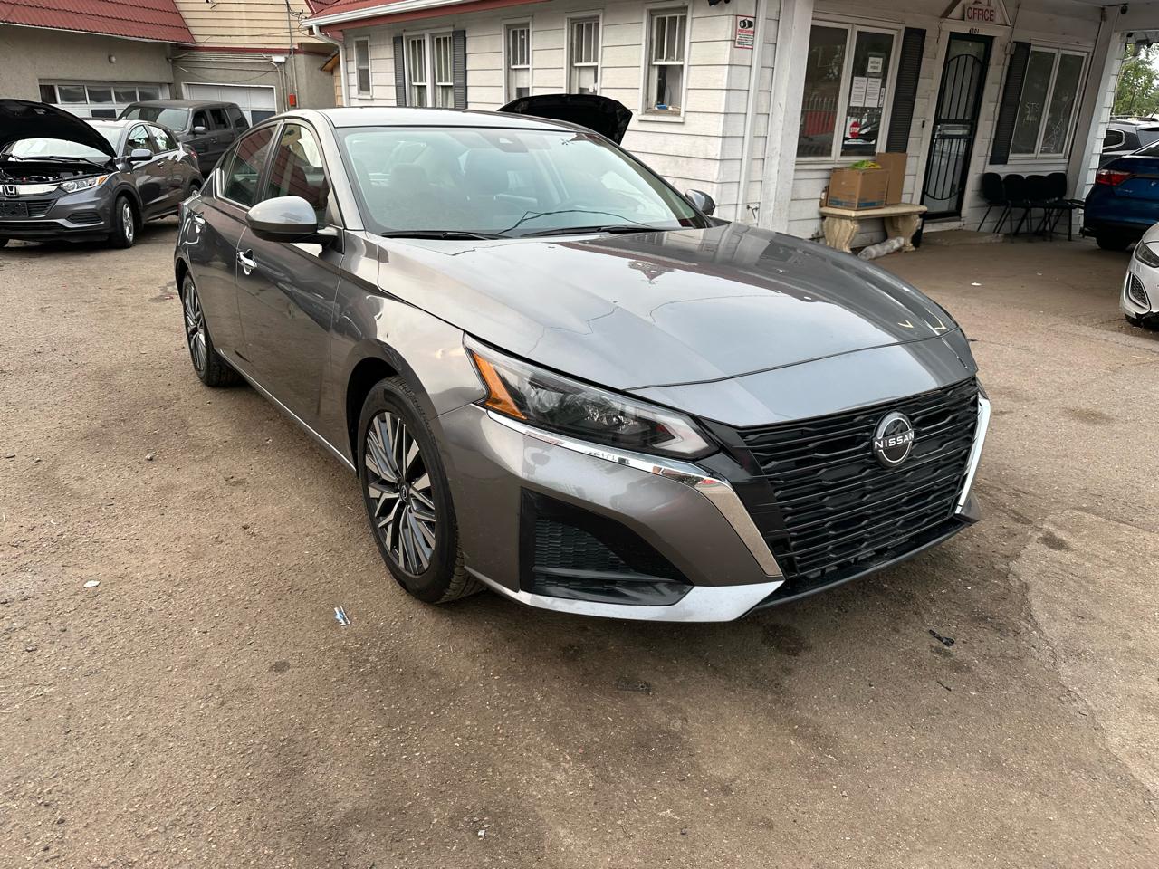 2023 Nissan Altima 2.5 SV Sedan