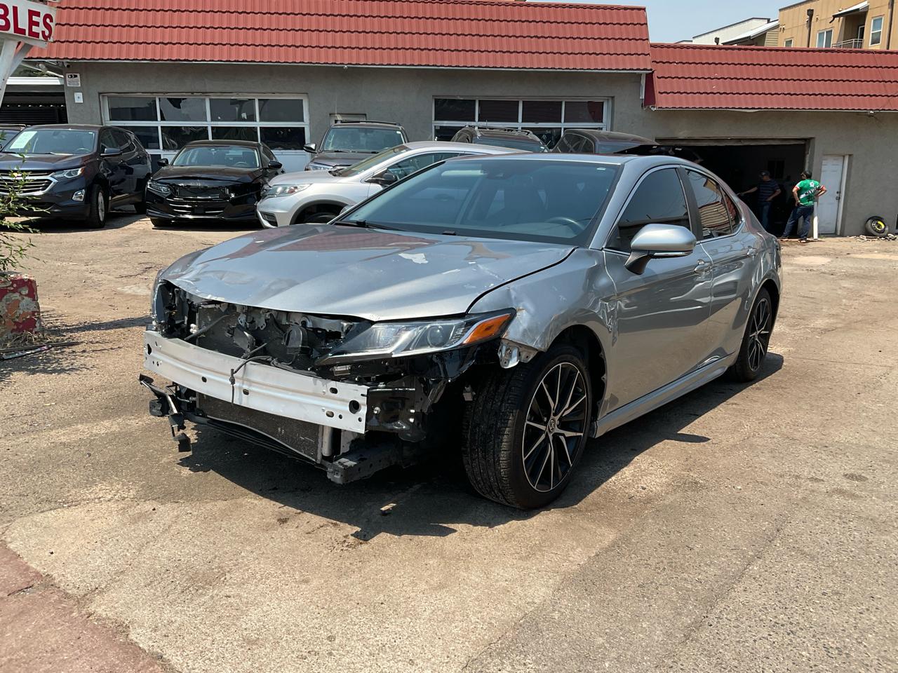 2021 Toyota Camry SE Auto (Natl)