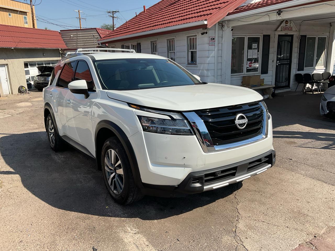 2024 Nissan Pathfinder SL 4WD
