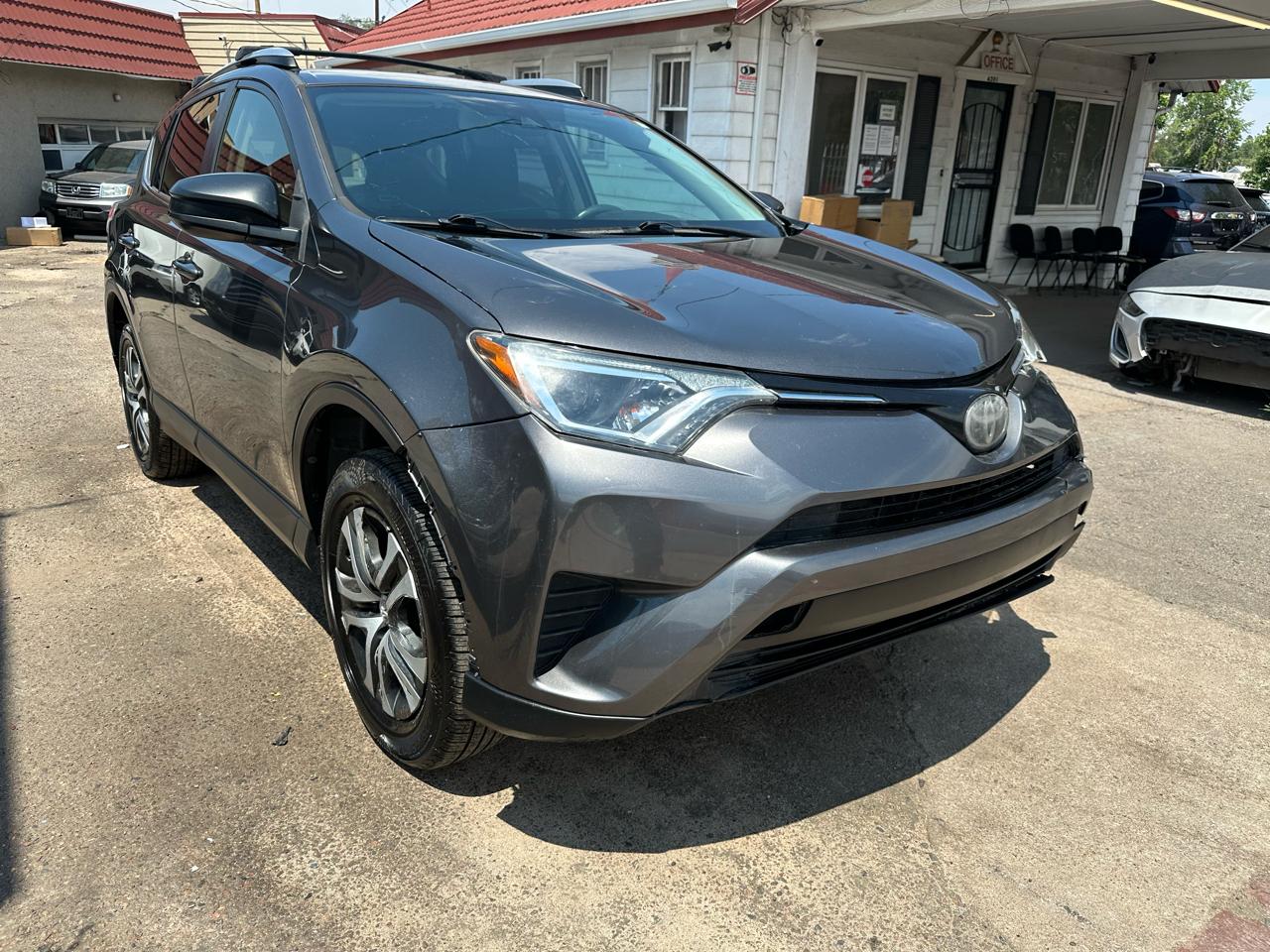 2017 Toyota RAV4 LE FWD (Natl)