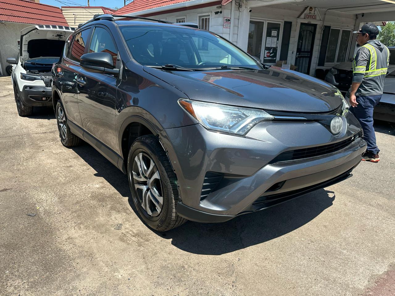 2017 Toyota RAV4 LE FWD (Natl)