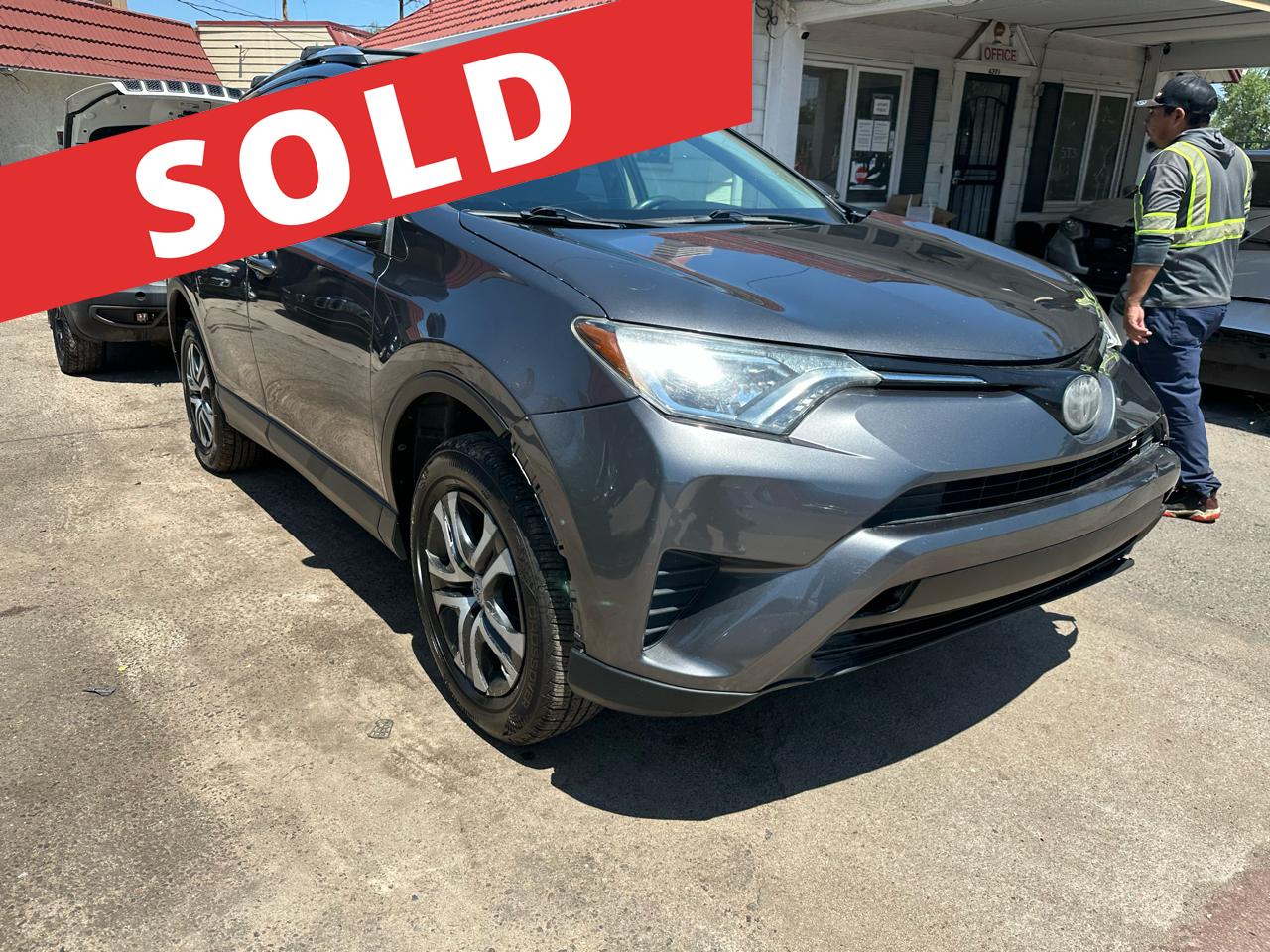 2017 Toyota RAV4 LE FWD (Natl)