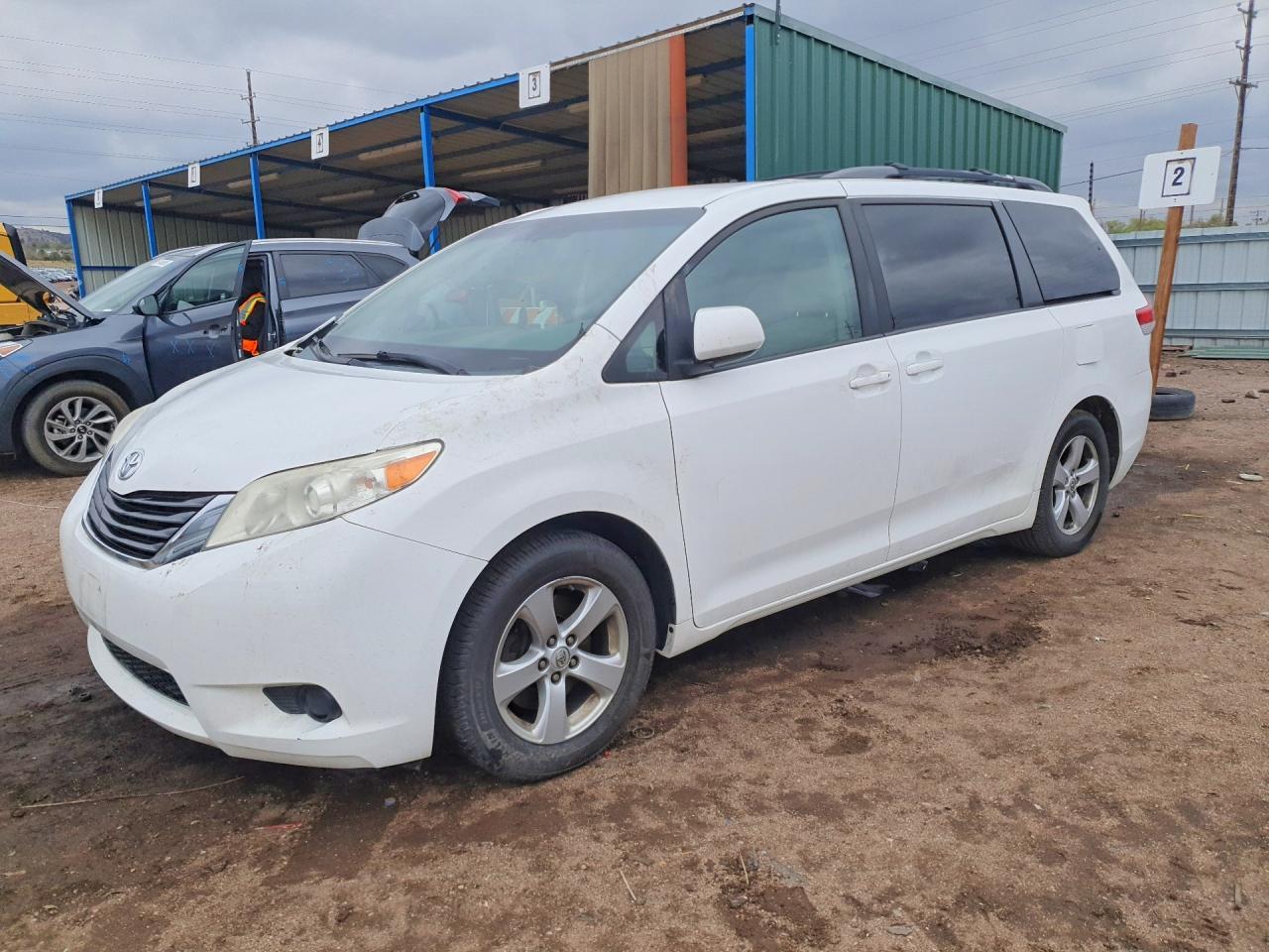 2014 Toyota Sienna 5dr 8-Pass Van V6 LE FWD (Natl)