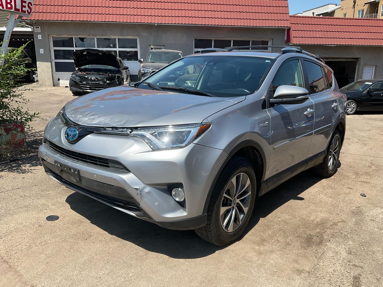 2018 Toyota RAV4 Hybrid LE AWD (Natl)