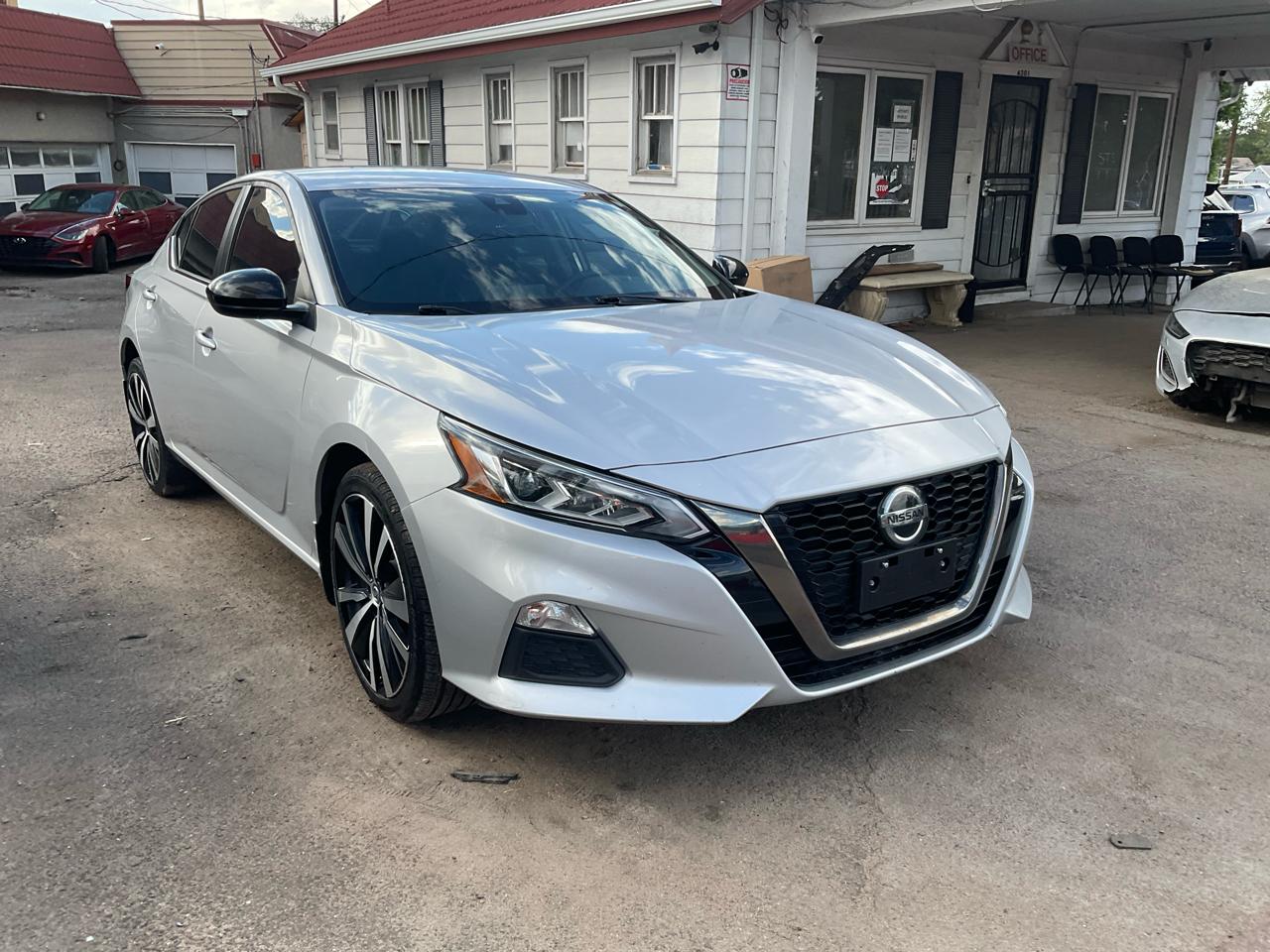 2020 Nissan Altima 2.5 SR AWD Sedan