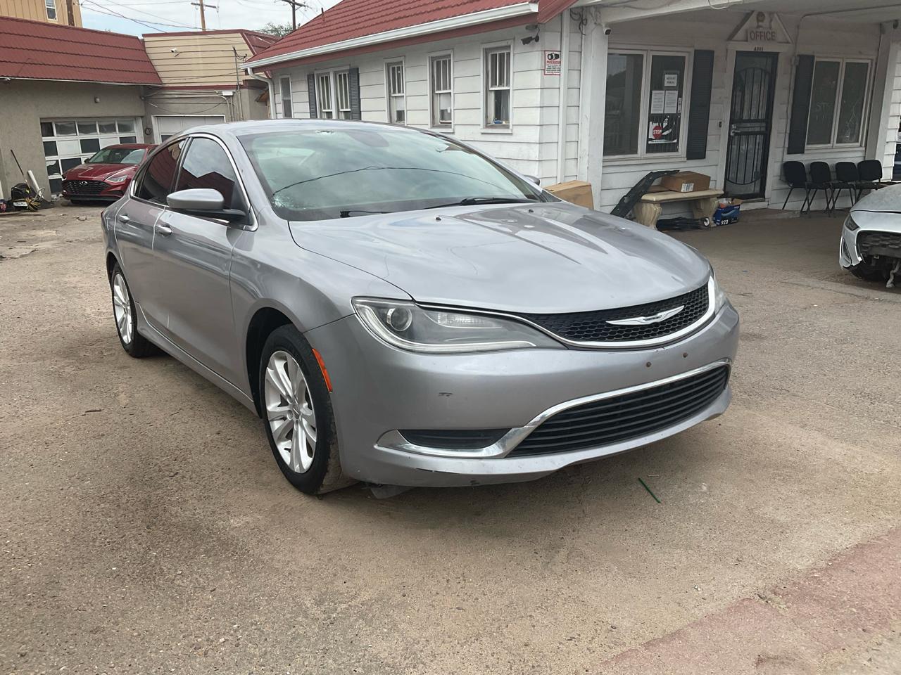 2015 Chrysler 200 4dr Sdn Limited FWD