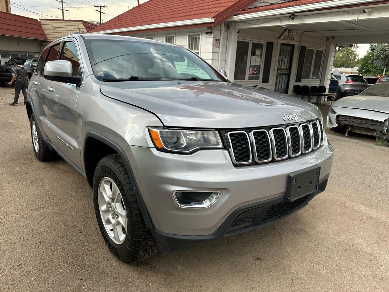 2017 Jeep Grand Cherokee Laredo 4x4