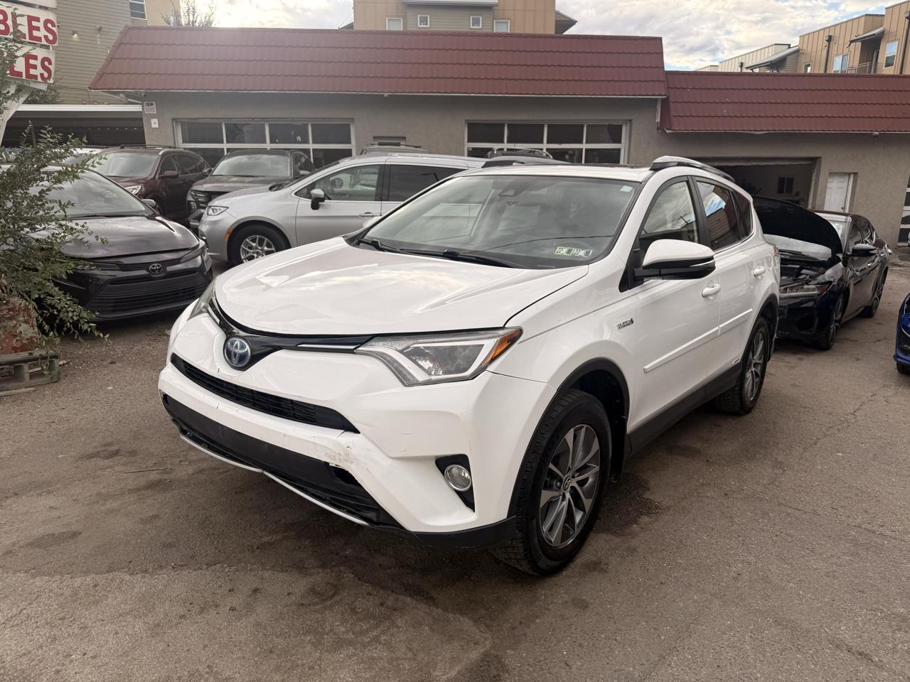 2017 Toyota RAV4 Hybrid LE Plus AWD (Natl)