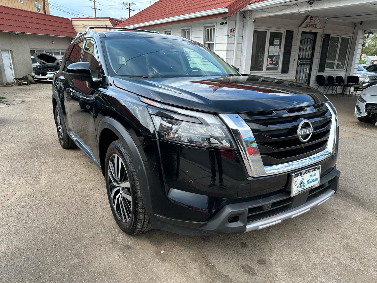 2025 Nissan Pathfinder Platinum 2WD