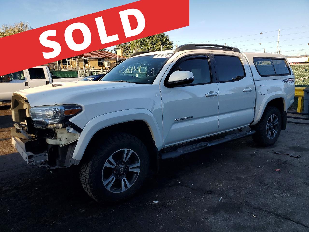 2017 Toyota Tacoma TRD Off Road Double Cab 5' Bed V6 4x4 MT (Natl)