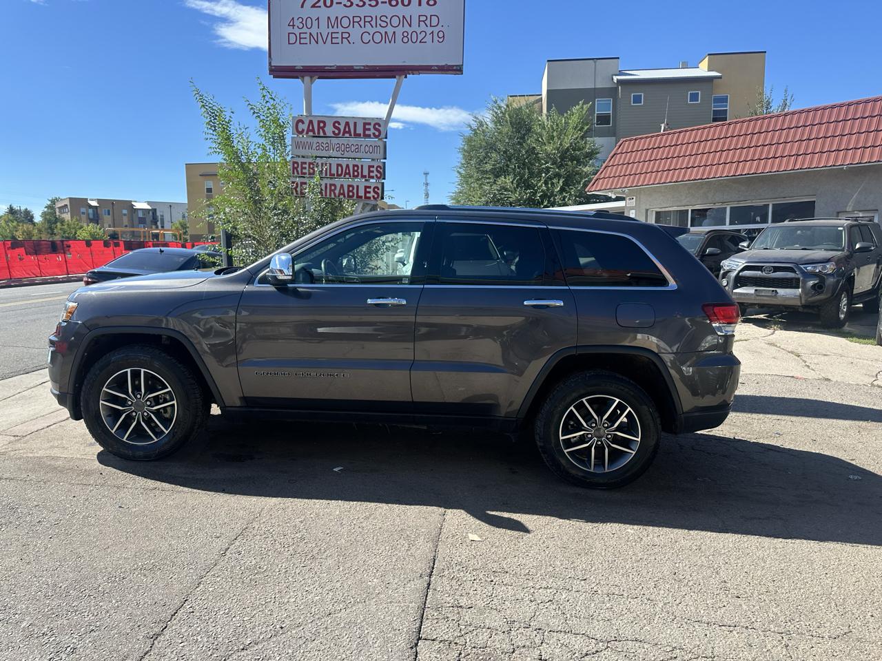 Jeep Grand Cherokee photo 2