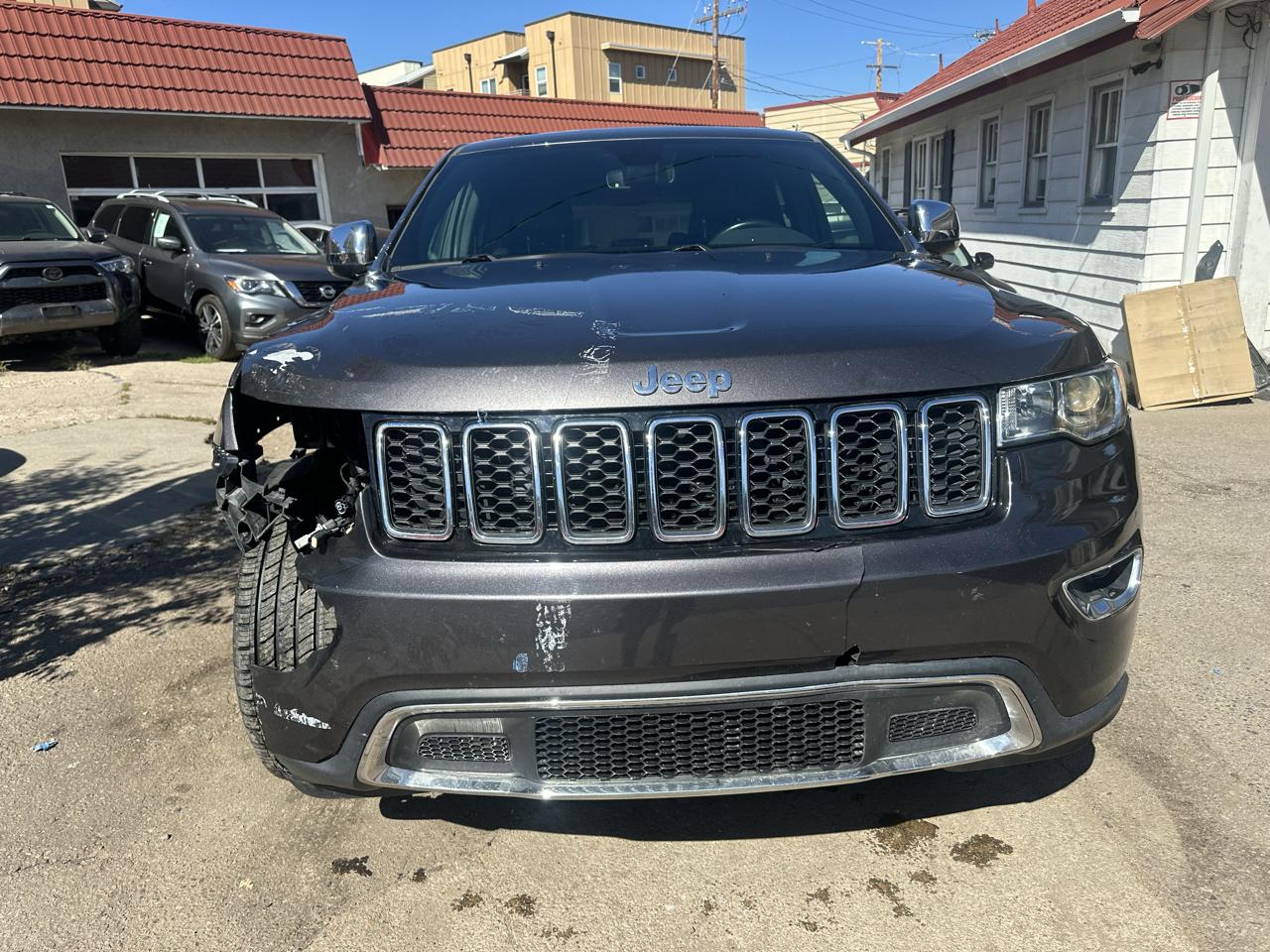 Jeep Grand Cherokee photo 8