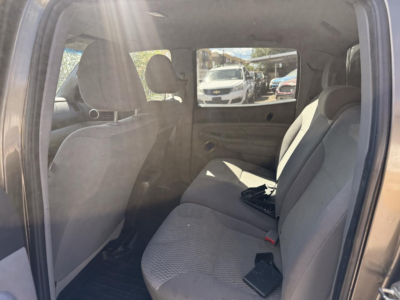 Toyota Tacoma photo 10