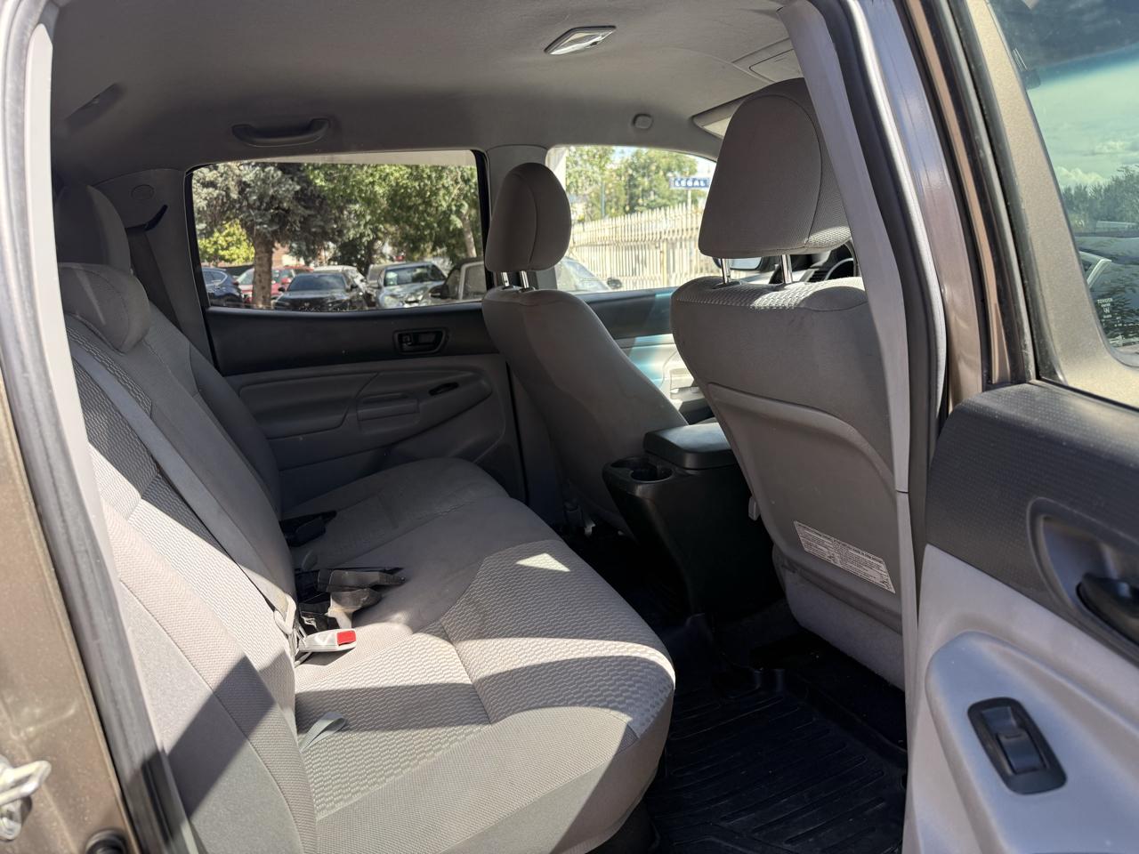 Toyota Tacoma photo 11